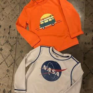 🌟🏊‍♂️TWO 3T SWIM TOPS. EXCELLENT CONDITION!
